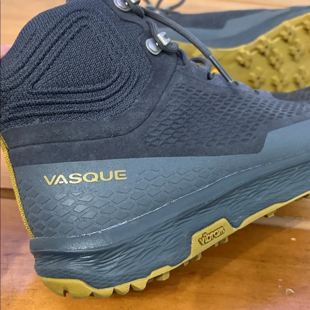 Vasque Breeze LT NTX Midtop Hiking Shoes Size 8.5